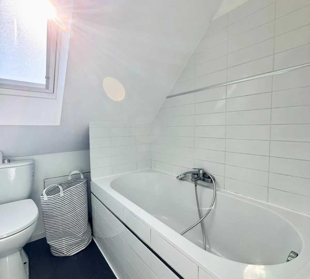 Spacieuse Maison Renovee Avec Gout - Tout A Pied Larmor-Plage 0*,